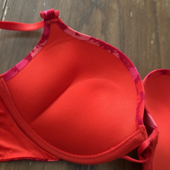 Victoria’s Secret Miraculous plunge bra 34B - Picture 4 of 5